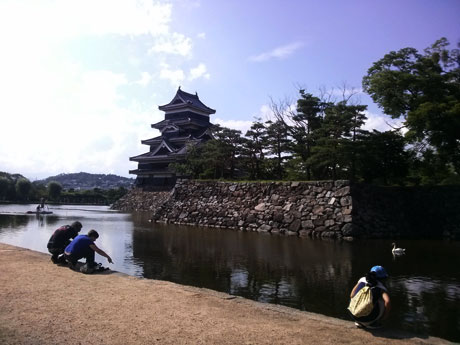 松本城まで散歩