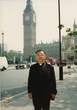 梶原主教ロンドンにて縮小