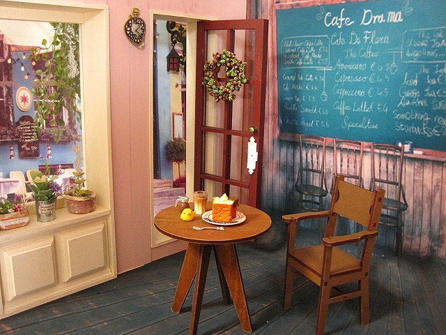 背景布と壁のカフェ風ドールハウスディスプレイ 1 6の純情な感情