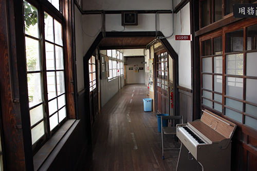 旧鎌掛小学校校舎内部