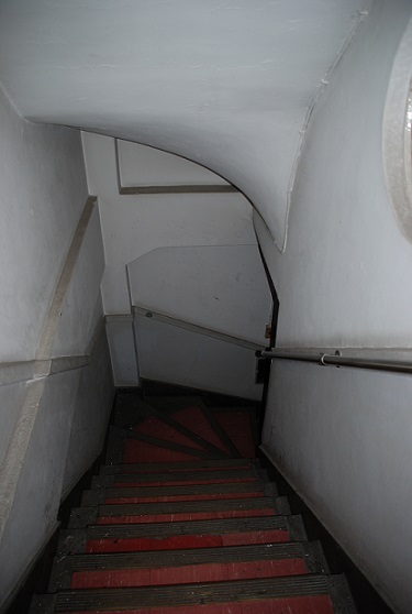 銀緑館（階段１）