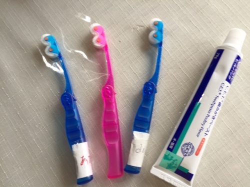 歯ブラシと歯磨きペースト