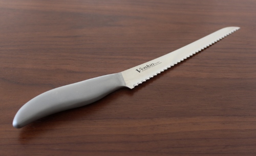 良く切れるブレッドナイフ