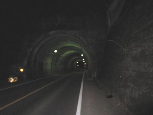 城下、沢入トンネル01